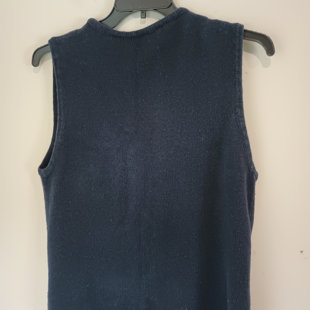 Capacity Women's Navy Farm Scene Knit Vest - Picture 5 of 6